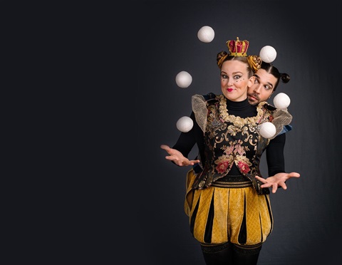 Performers in A Bee Story